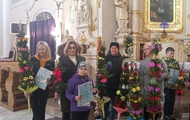 2022.04.10 UROCZYSTE WRĘCZENIE NAGR&Oacute;D I PODSUMOWANIE KONKURSU PLASTYCZNEGO "NAJPIĘKNIEJSZA PALMA WIELKANOCNA W GMINIE SADKI" 20