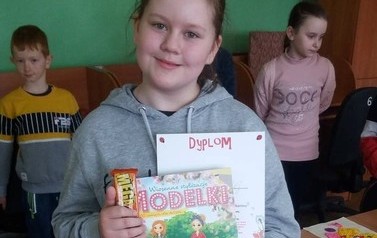 2022.04.13 ROZSTRZYGNIĘCIE KONKURSU PLASTYCZNEGO "KURCZACZEK CZY ZAJĄCZEK- SYMBOL WIELKANOCY" 11