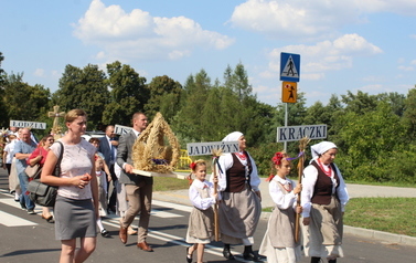 2022.08.27 DOŻYNKI GMINNO-PARAFIALNE W SADKACH 211