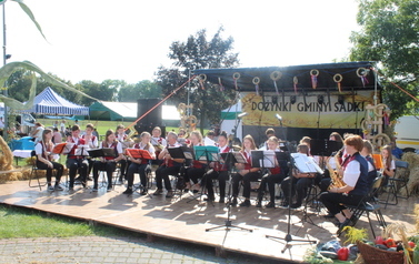 2022.08.27 DOŻYNKI GMINNO-PARAFIALNE W SADKACH 237