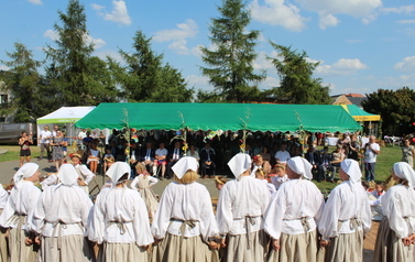 2022.08.27 DOŻYNKI GMINNO-PARAFIALNE W SADKACH 278