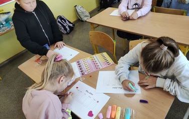 2022.09.22 ZAJĘCIA PLASTYCZNE Z II, III KLASĄ 2