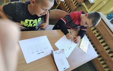 2022.09.22 ZAJĘCIA PLASTYCZNE Z II, III KLASĄ 8