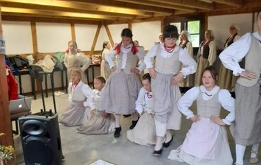 2022.10.02 WYSTĘP SADKOWIAN I JABŁONECZKI W ZŁOTOWIE 1