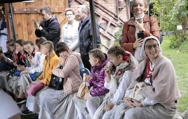 2022.10.02 WYSTĘP SADKOWIAN I JABŁONECZKI W ZŁOTOWIE 9
