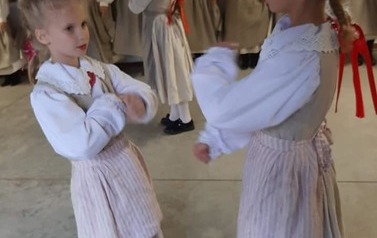 2022.10.02 WYSTĘP SADKOWIAN I JABŁONECZKI W ZŁOTOWIE 12