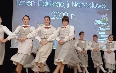 2022.10.13 WYSTĘP "JABŁONECZKI" Z KOAZJI DNIA EDUKACJI NARODOWEJ 9