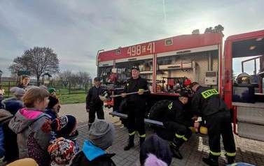 2022.11.09 SPOTKANIE Z DRUHAMI Z OCHOTNICZEJ STRAŻY POŻARNEJ W ANIELINACH 25