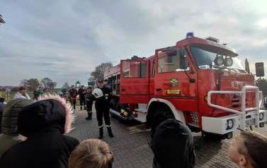 2022.11.09 SPOTKANIE Z DRUHAMI Z OCHOTNICZEJ STRAŻY POŻARNEJ W ANIELINACH 27