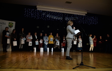 2022.12.11 XV POWIATOWO-GMINNY KONKURS RĘKODZIEŁA "Z KUFERKA BABUNI- ZOMOWE WARIACJE" 11