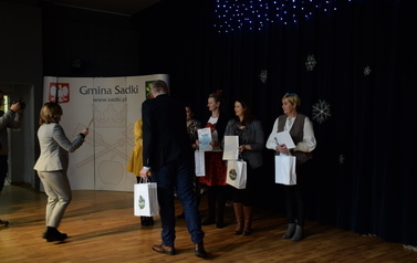 2022.12.11 XV POWIATOWO-GMINNY KONKURS RĘKODZIEŁA "Z KUFERKA BABUNI- ZOMOWE WARIACJE" 15