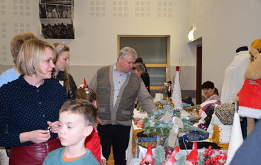 2022.12.11 XV POWIATOWO-GMINNY KONKURS RĘKODZIEŁA "Z KUFERKA BABUNI- ZOMOWE WARIACJE" 73