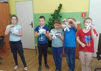 2022.12.13 ZAJĘCIA PLASTYCZNE Z KLASĄ II 3