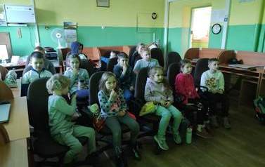 2022.12.14 KINO ŚWIĄTECZNE W DĘBOWIE 5