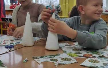2022.12.15 ZAJĘCIA ŚWIĄTECZNE Z KLASĄ III I IV 4