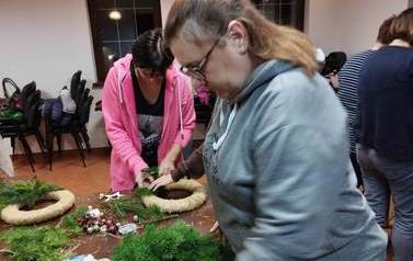 2022.12.19 WARSZTATY PRZEDŚWIĄTECZNE Z KGW SAMOSTRZEL 1