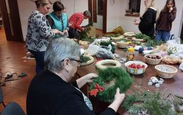 2022.12.19 WARSZTATY PRZEDŚWIĄTECZNE Z KGW SAMOSTRZEL 8