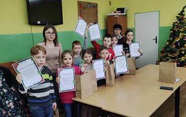 2023.01.12 ROZSZTRZYGNIĘCIE KONKURSU PLASTYCZNEGO PT. "NAJPIĘKNIEJSZA BOMBKA CHOINKOWA" 11