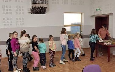 2023.02.03 V DZIEŃ FERII Z GOK I GBP W SADKACH 17