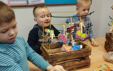 2023.03.14 ZAJĘCIA POBUDZAJĄCE PRACĘ MAŁYCH RĄCZEK 6