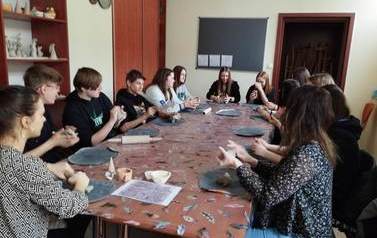 2023.03.30 ZAJĘCIA CERAMICZNE Z KLASĄ I TECHNIKUM ARCHITEKTURY KRAJOBRAZU 11