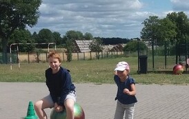 2022.07.27 ZAKOŃCZENIE ZAJĘĆ WAKACYJNYCH W DĘBOWIE 27