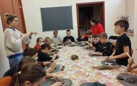 2022.12.02 ZAJĘCIA PROFILAKTYCZNO- ARTYSTYCZNE Z KLASAMI IIIA, IIIC ORAZ Z IC ZE SZKOŁY PODSTAWOWEJ W SADKACH 10