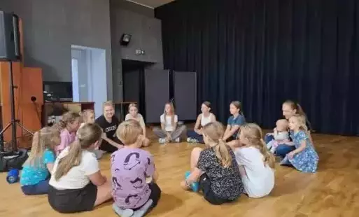 Zdjęcie do 2025.09.10 JABŁONECZKA - POWR&Oacute;T PO WAKACYJNEJ PRZERWIE