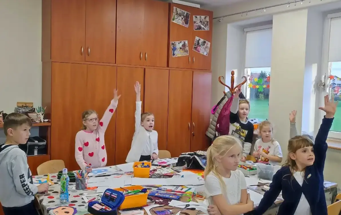 Zdjęcie do 2025.11.04   KREATYWNY KĄCIK &ndash; PODR&Oacute;Ż DO ŚWIATA BAJEK