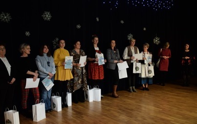 Zdjęcie do 2022.12.11 XV POWIATOWO-GMINNY KONKURS RĘKODZIEŁA &quot;Z KUFERKA BABUNI- ZIMOWE WARIACJE&quot;